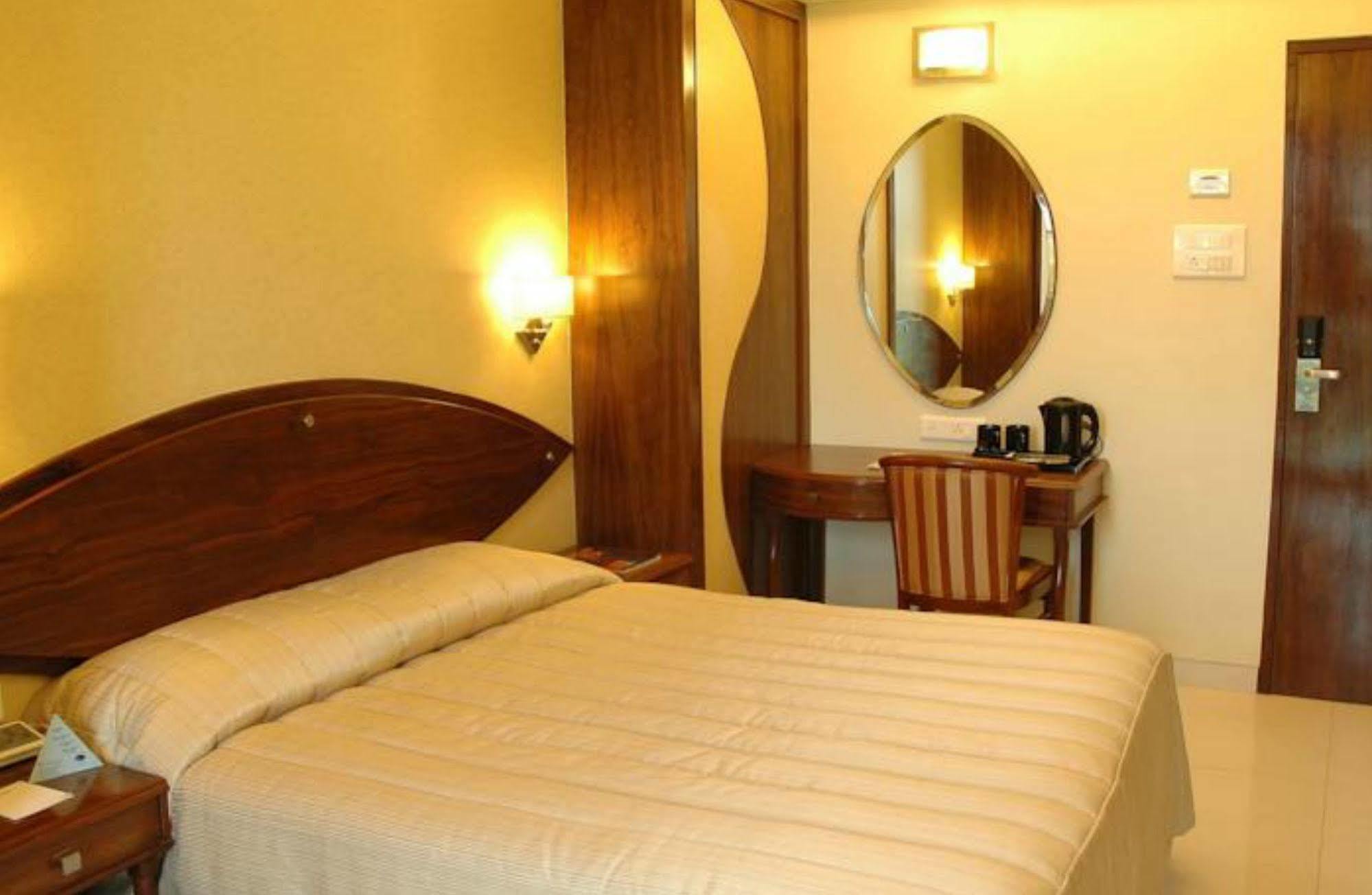 Fabhotel Shubhangan - Nr Bandra Mumbai Exteriör bild